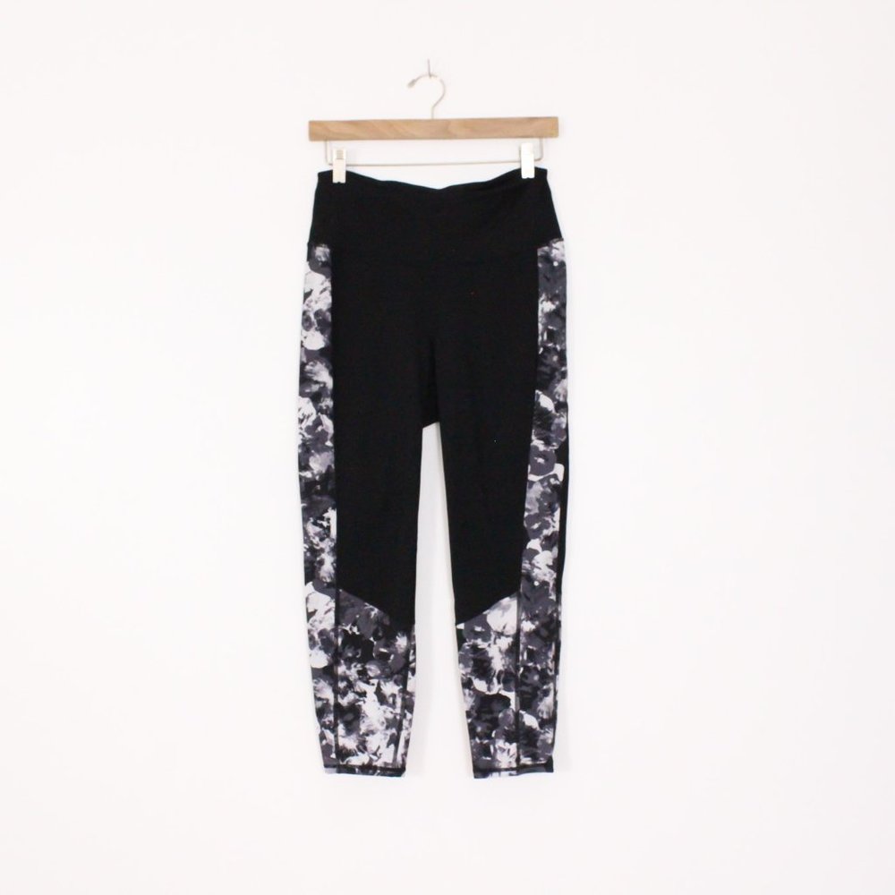 *Gap Fit Black & White Legging